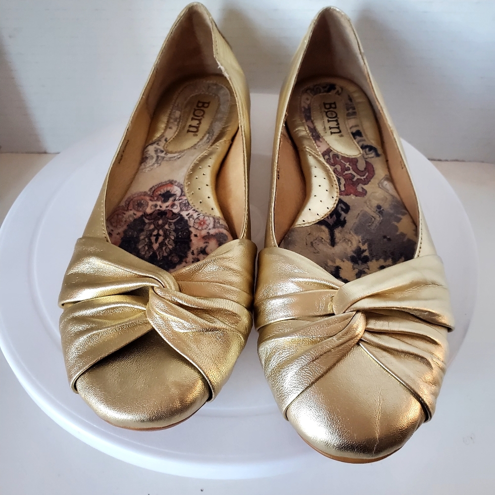 Born Gold Leather Twist Front Ballet Flats Size 8.5